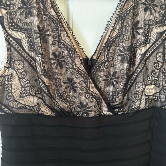 Pleated Bodycon Dress Lace VNeck Mesh Cocktail Size 14 Black Dark Romantic Party - Picture 5 of 13